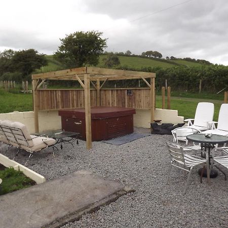 Villa Marsh Water Ponds Fishery Kidwelly Exterior foto