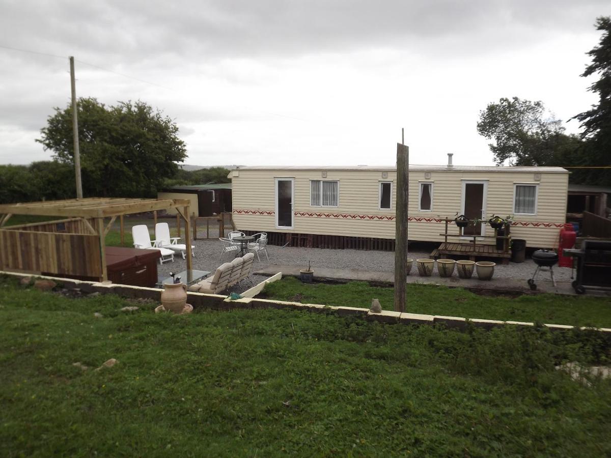 Villa Marsh Water Ponds Fishery Kidwelly Exterior foto