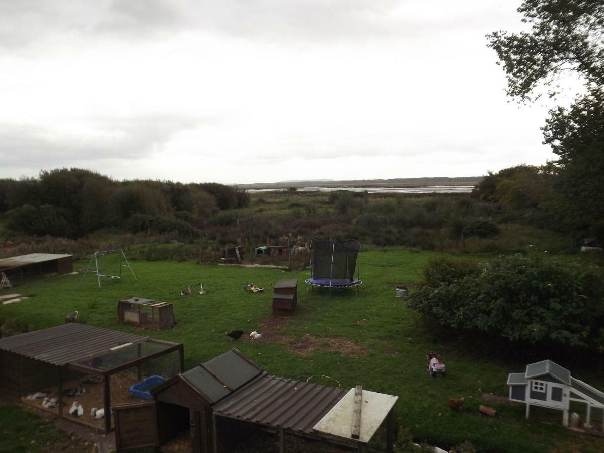 Villa Marsh Water Ponds Fishery Kidwelly Exterior foto
