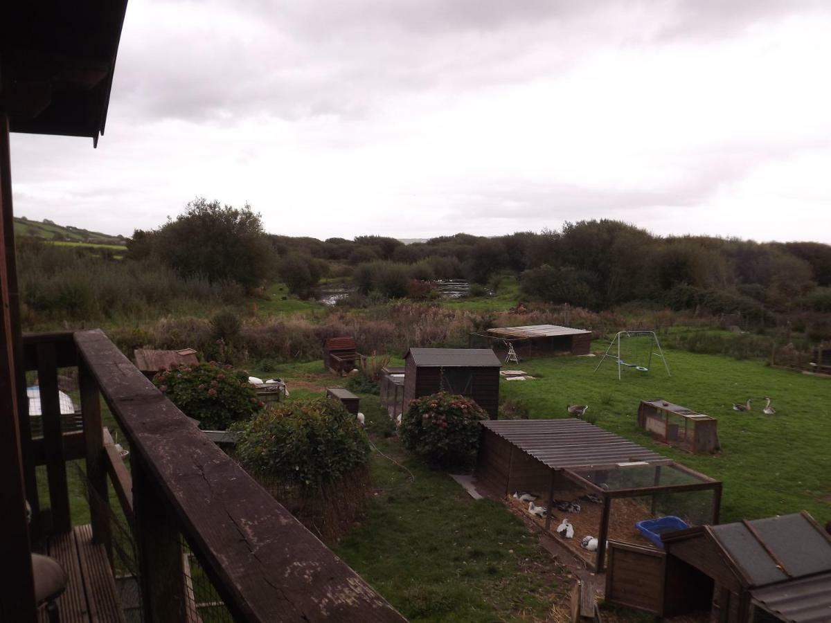 Villa Marsh Water Ponds Fishery Kidwelly Exterior foto